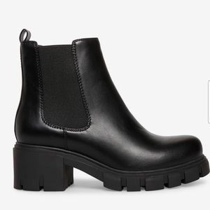 Madden Girl Tessa Bootie size 8.5